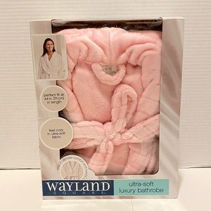 A brand new Wayland square brand women’s pink robe